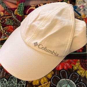 NWT Columbia Hat